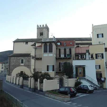 Stella's Attic Toirano